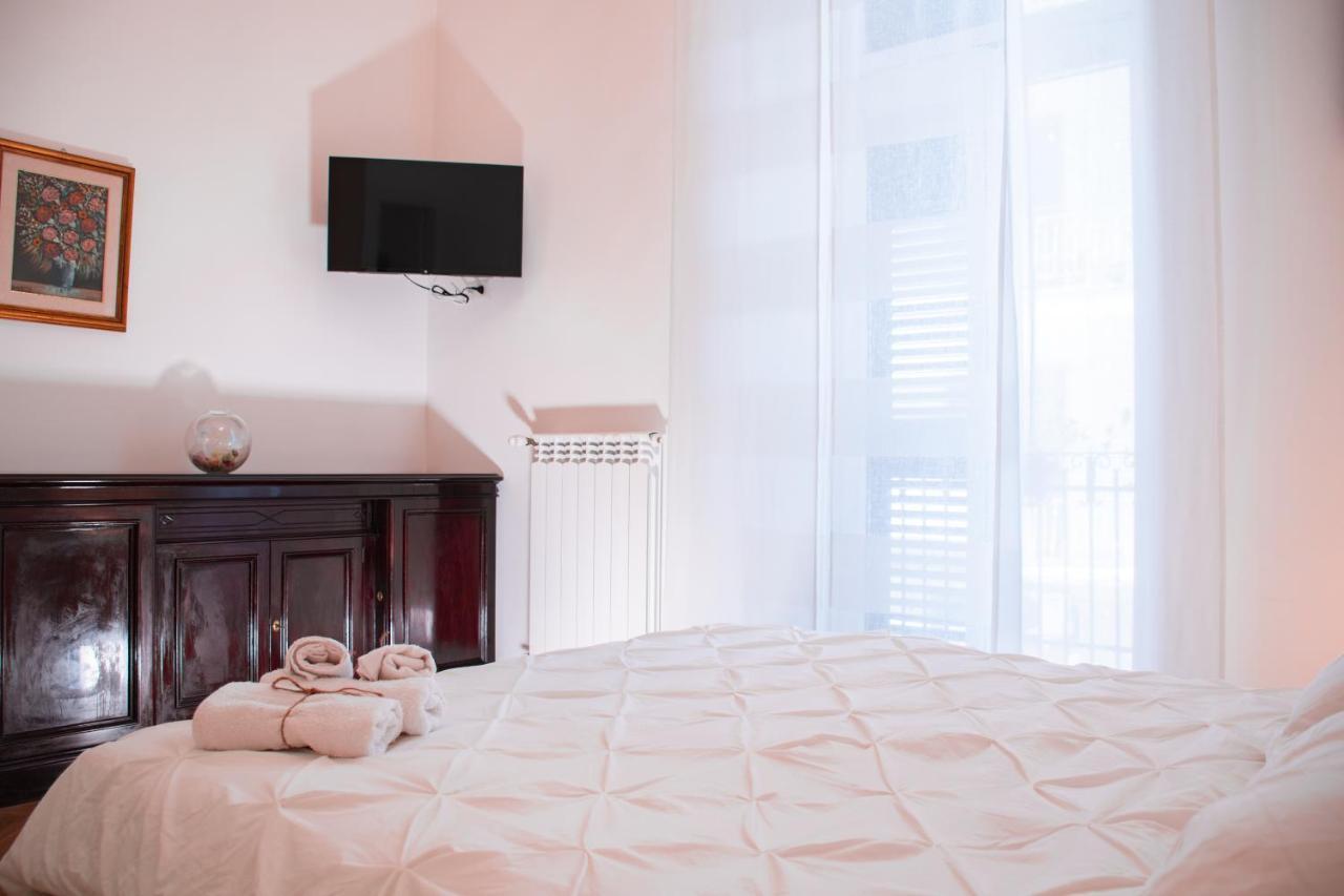 Luxury Bnb Pisacane Apartment Бари Екстериор снимка
