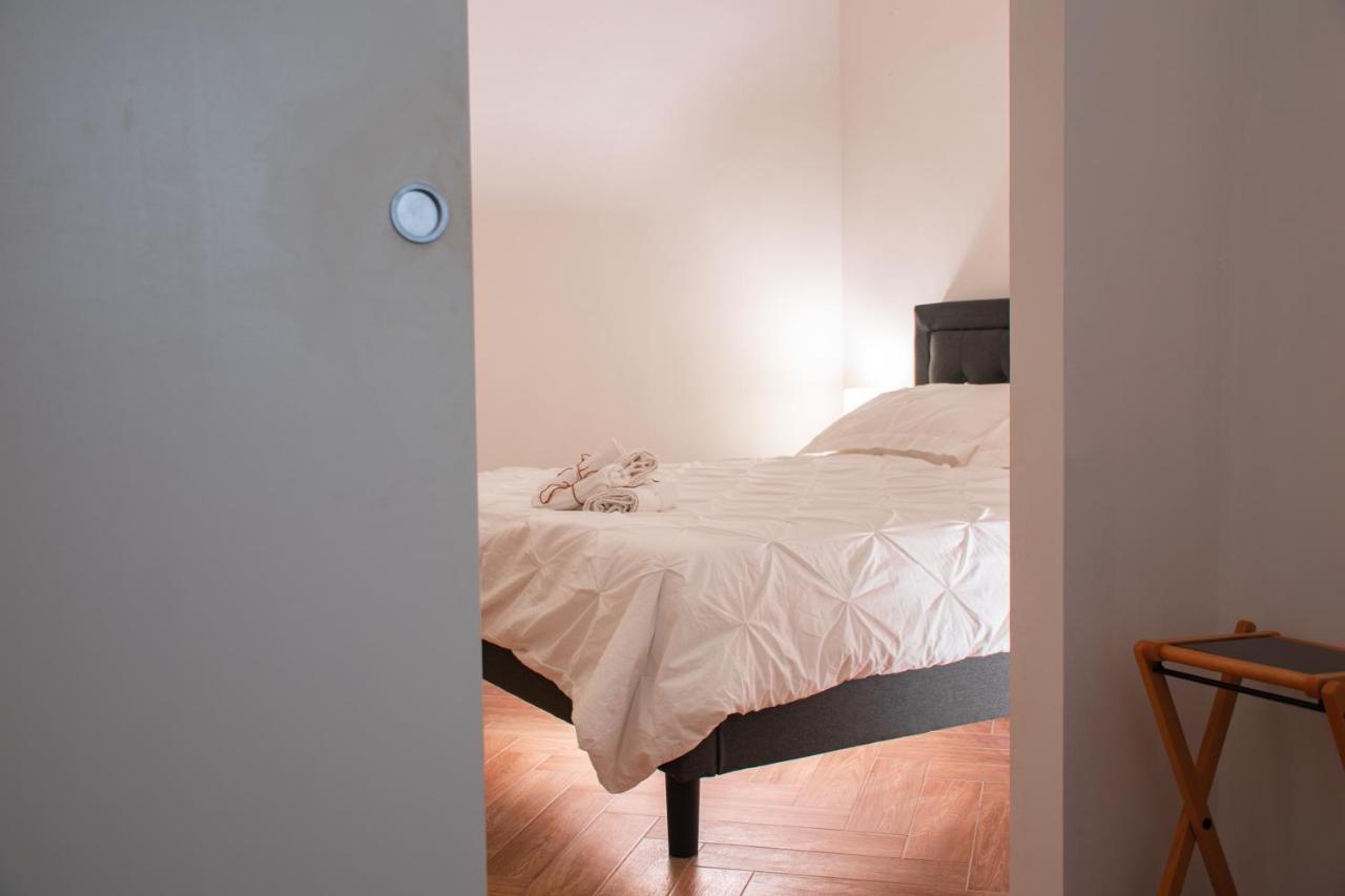 Luxury Bnb Pisacane Apartment Бари Екстериор снимка